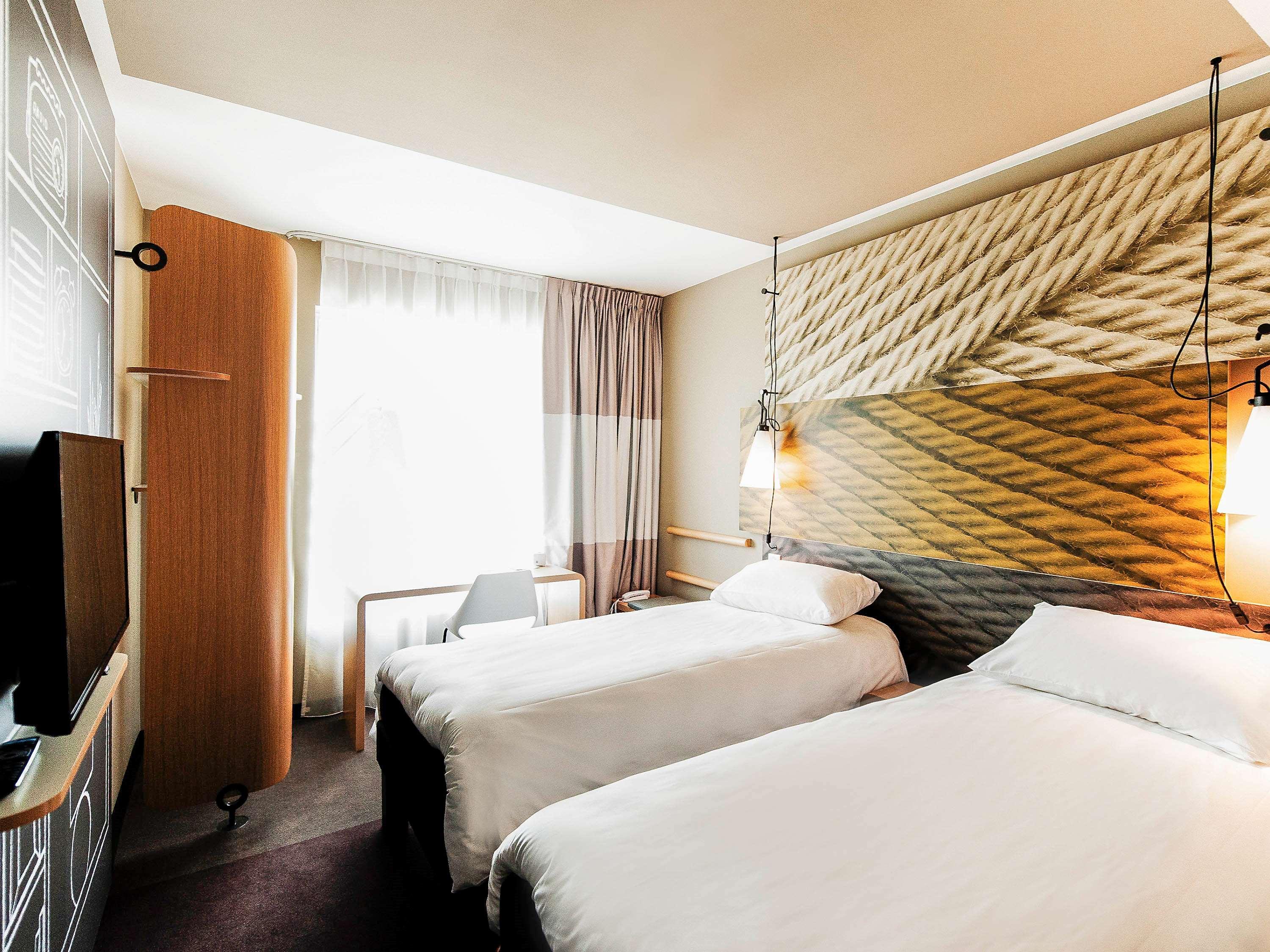 Ibis Poznan Polnoc 호텔 수치 라스 외부 사진