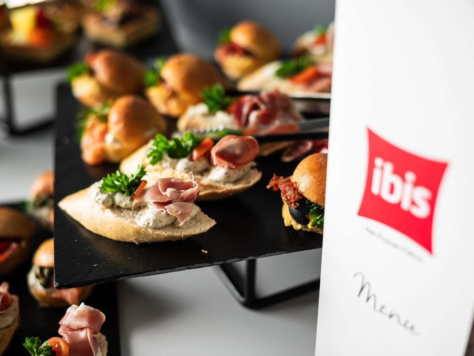 Ibis Poznan Polnoc 호텔 수치 라스 외부 사진